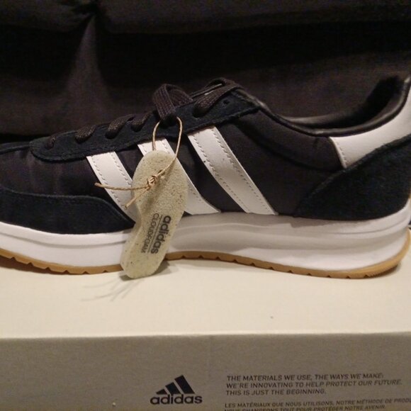 Adidas footwear '70s and 20s - Picture 1 of 5